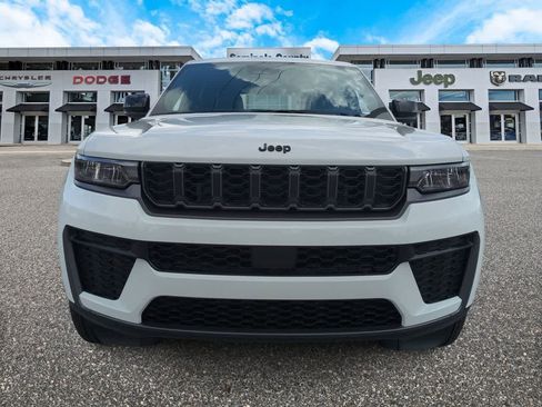 New 2026 Jeep Grand Cherokee Altitude AWD/4WD image 3