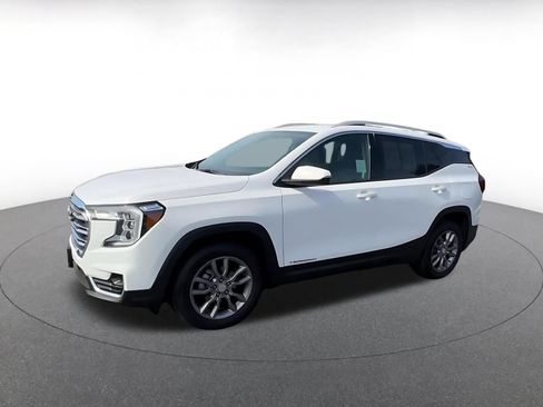 Used 2024 GMC Terrain SLT AWD/4WD image 8