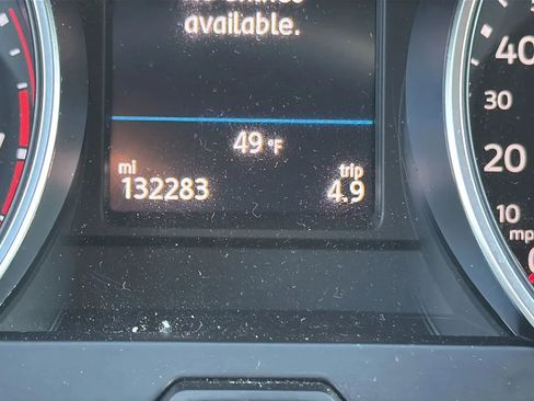 Used 2018 Volkswagen Tiguan S image 17