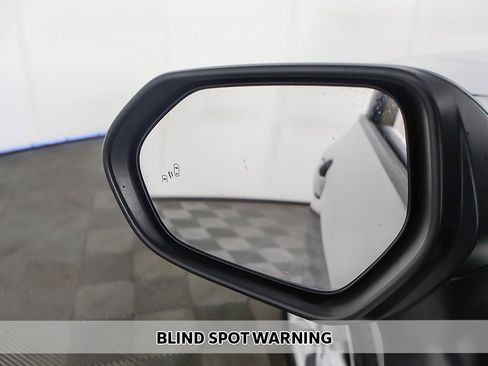 Used 2025 Toyota Camry LE image 4