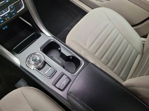 Used 2019 Ford Fusion SE image 26