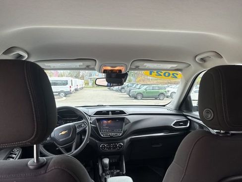 Used 2021 Chevrolet TrailBlazer LT w/ Convenience Package image 23