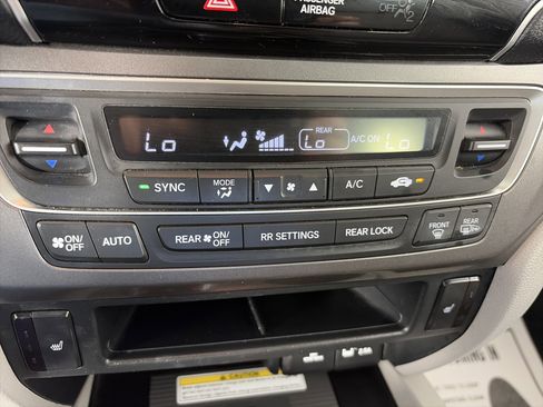 Used 2022 Honda Pilot Special Edition image 26