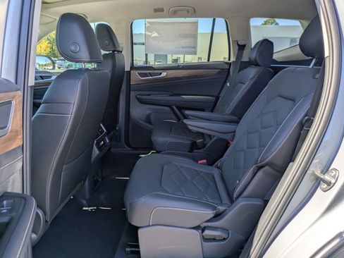 New 2026 Volkswagen Atlas SE FWD image 15