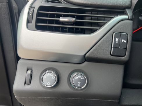 Used 2019 Chevrolet Tahoe LS image 21