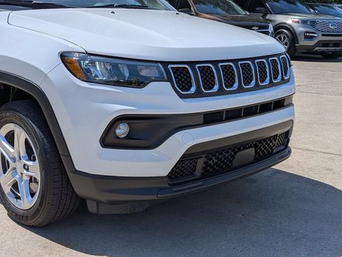Used 2023 Jeep Compass Latitude w/ Convenience Group AWD/4WD image 36