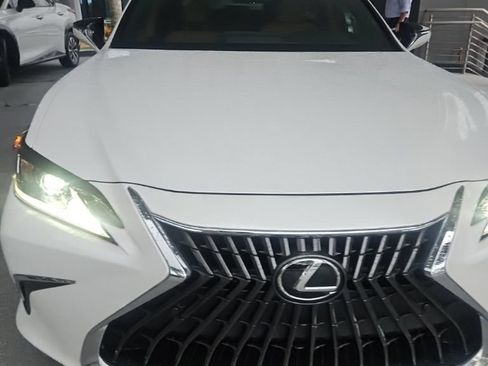 Used 2025 Lexus ES 350 w/ Premium Package FWD image 6