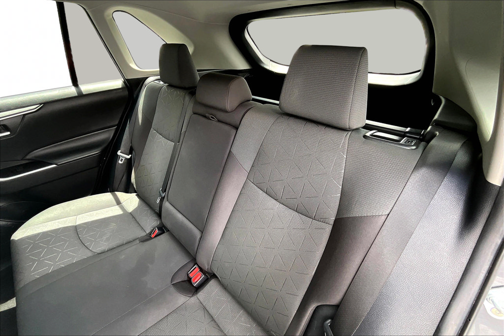 Used 2024 Toyota RAV4 XLE FWD image 22
