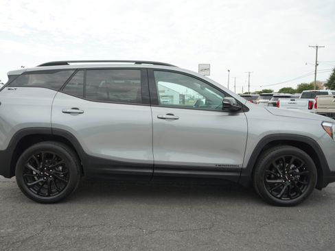 Used 2023 GMC Terrain SLT w/ Elevation Edition FWD image 6