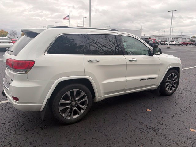 Used 2018 Jeep Grand Cherokee Overland AWD/4WD image 10