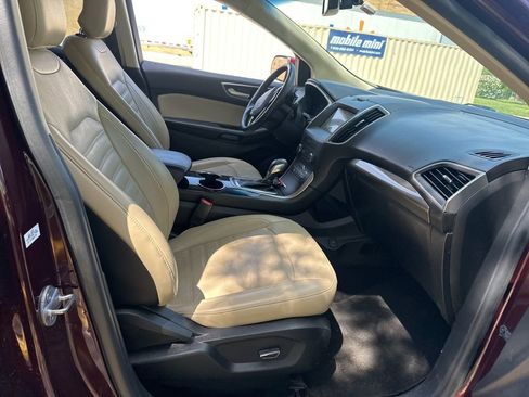 Used 2017 Ford Edge SEL w/ Equipment Group 201A FWD image 9