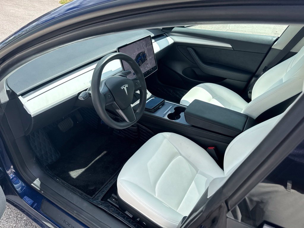 Used 2023 Tesla Model 3 Standard Range RWD image 2