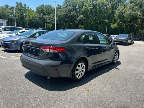 Used 2025 Toyota Corolla LE FWD image 5