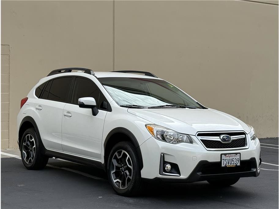 Used 2016 Subaru Crosstrek 2.0i Limited w/ Popular Package #2 AWD/4WD image 2