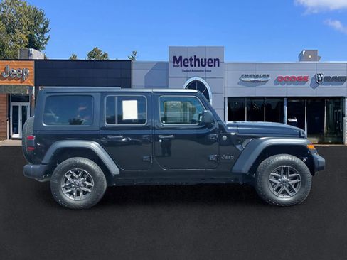 Used 2025 Jeep Wrangler Unlimited Sport AWD/4WD image 2