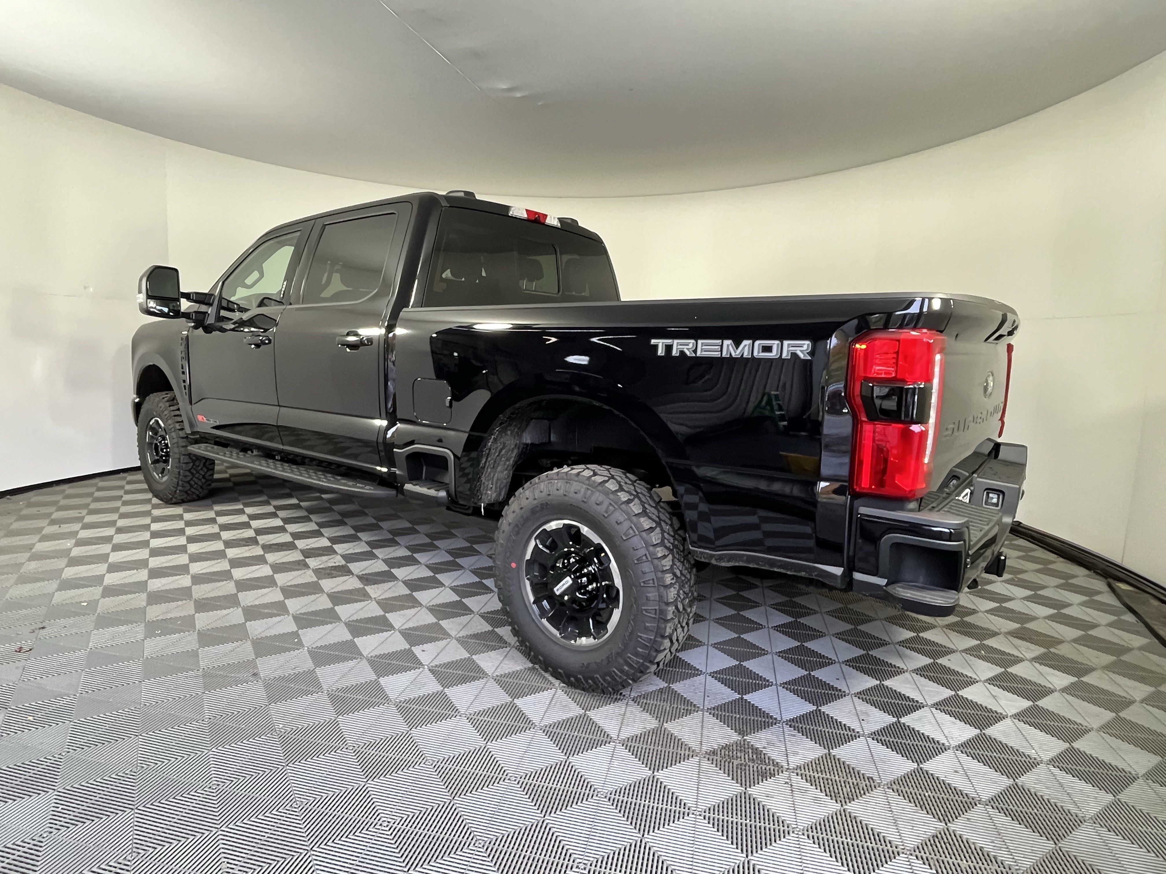 New 2026 Ford F350 Lariat w/ Tremor Off-Road Package AWD/4WD image 3