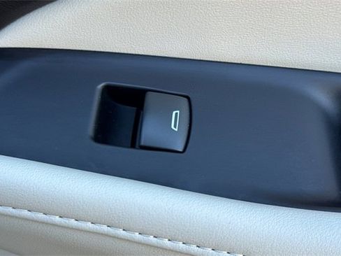 Used 2023 Buick Enclave Avenir w/ Avenir Technology Package image 23