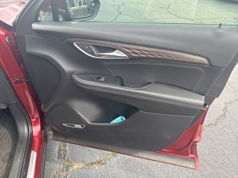 Used 2023 Buick Envision Avenir image 23