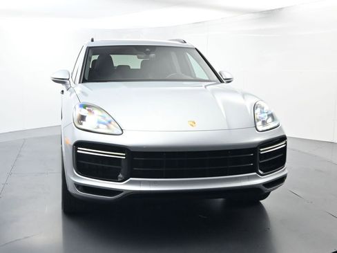 Used 2022 Porsche Cayenne Turbo image 18