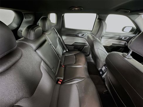 Used 2024 Jeep Compass Latitude image 26