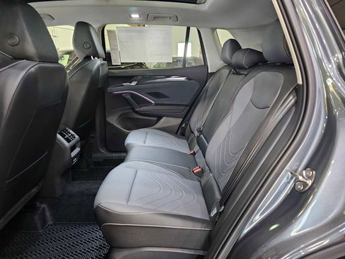 New 2026 Volkswagen Tiguan SE image 16