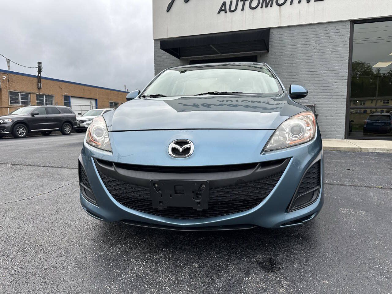 Used 2011 MAZDA MAZDA3 i Touring FWD image 3