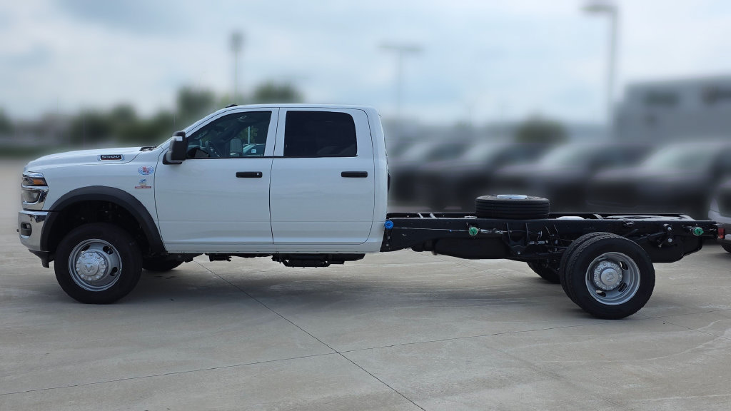 New 2026 RAM 5500 Tradesman w/ Chrome Appearance Group AWD/4WD image 2