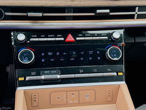 New 2026 Hyundai Santa Fe Limited FWD image 12
