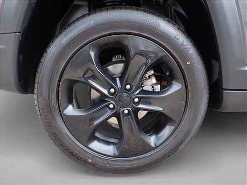 Used 2019 Jeep Compass Latitude AWD/4WD image 7