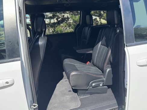 Used 2020 Dodge Grand Caravan GT FWD image 21