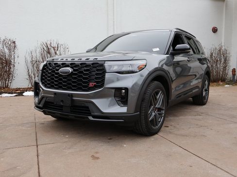 Used 2025 Ford Explorer ST w/ Sun And Sound Package image 3