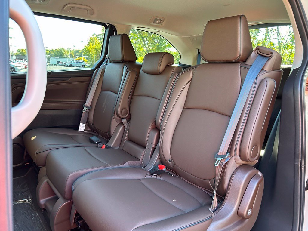 New 2027 Honda Odyssey Touring image 13
