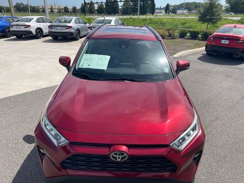 Used 2021 Toyota RAV4 XLE w/ Convenience Package FWD image 39