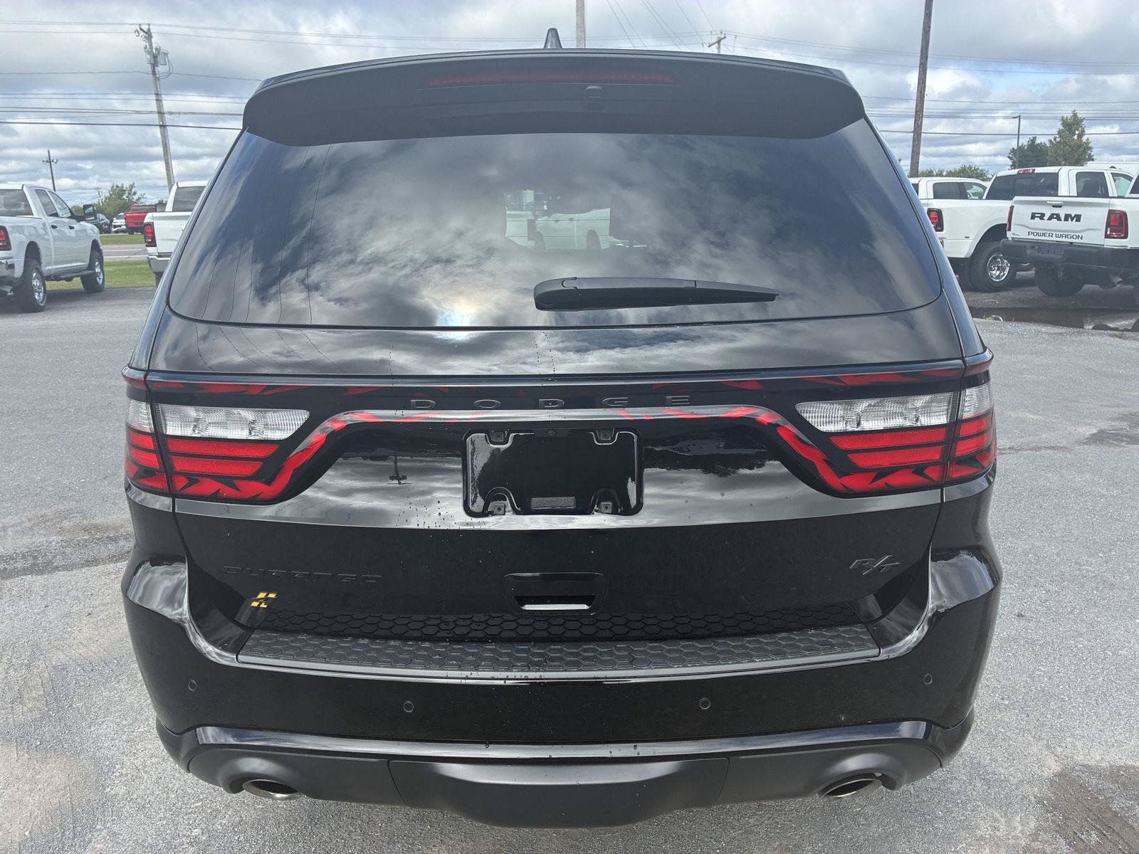 Used 2023 Dodge Durango R/T w/ Hemi Orange Plus Package AWD/4WD image 6