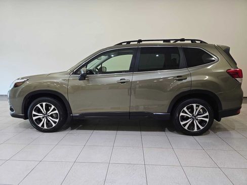 Used 2022 Subaru Forester Limited AWD/4WD image 3