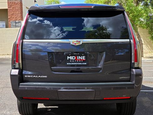 Used 2016 Cadillac Escalade ESV Luxury RWD image 8