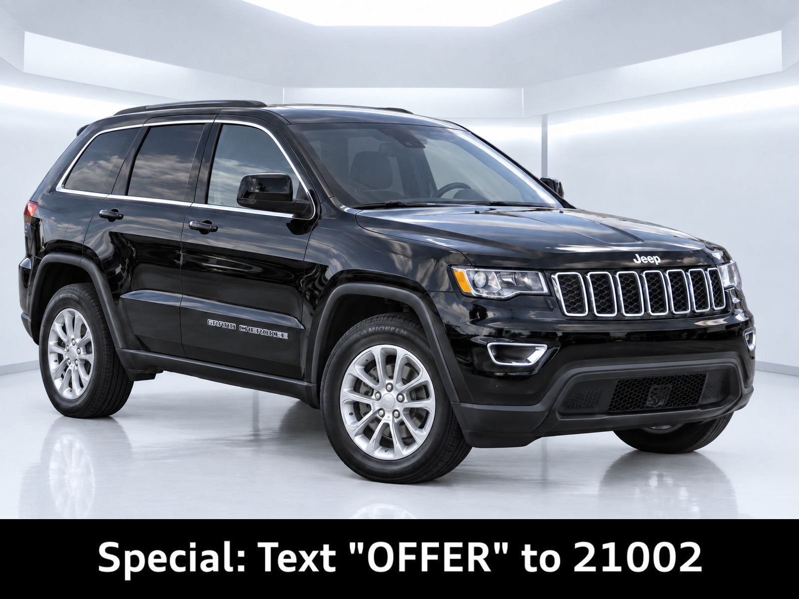 Used 2022 Jeep Grand Cherokee Laredo E RWD image 2