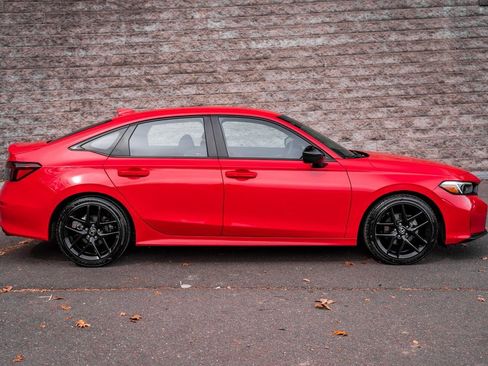 Used 2025 Honda Civic Sport image 4