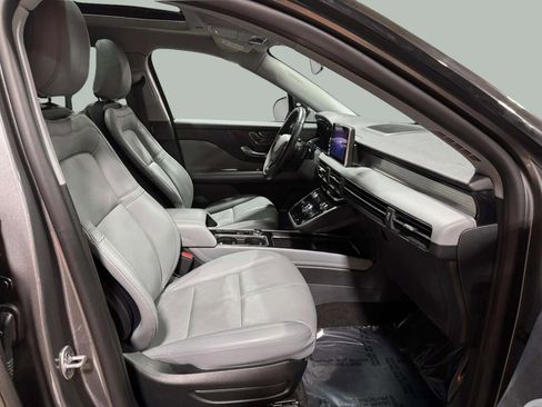 Certified 2022 Lincoln Corsair AWD w/ Premium Package image 25