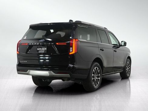 Used 2025 Ford Expedition Platinum AWD/4WD image 5