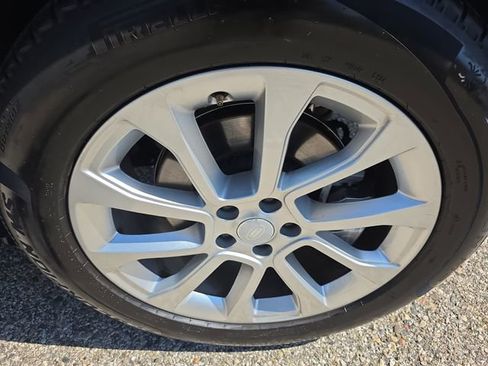 Used 2025 Land Rover Range Rover Sport SE AWD/4WD image 33