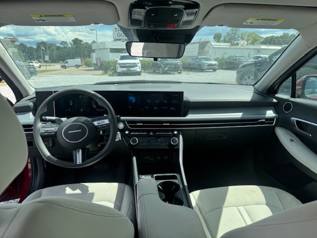 Used 2025 Hyundai Sonata SEL FWD image 9