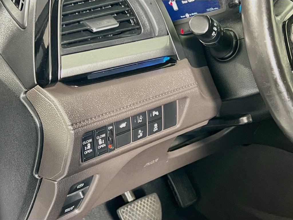 Used 2018 Honda Odyssey Elite image 10