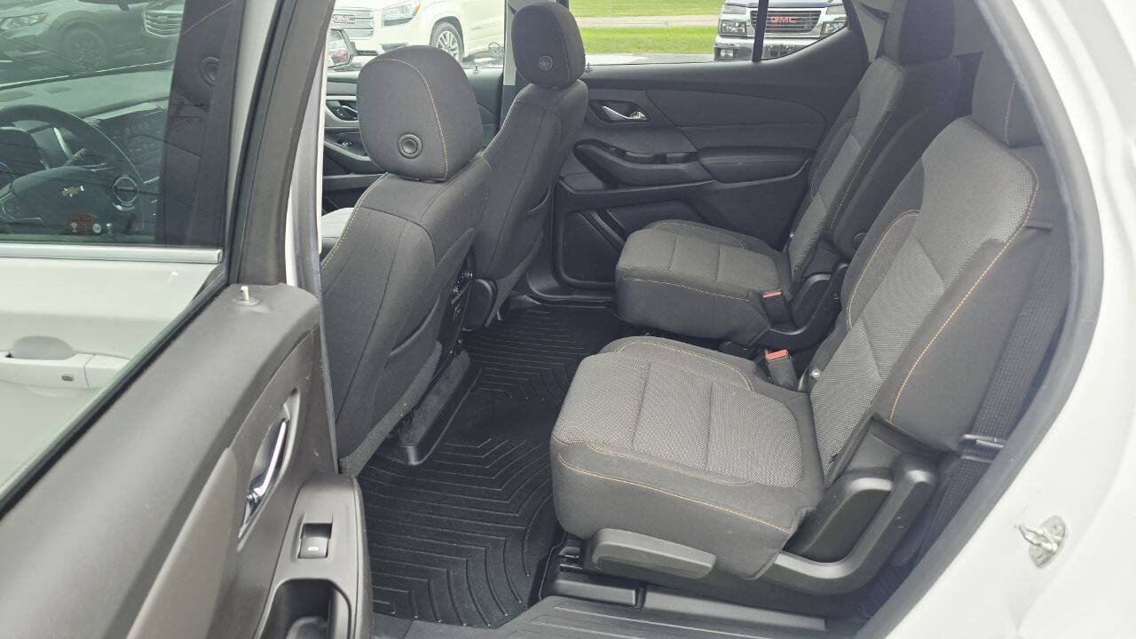 Used 2019 Chevrolet Traverse LT w/ LPO, Blackout Package AWD/4WD image 11