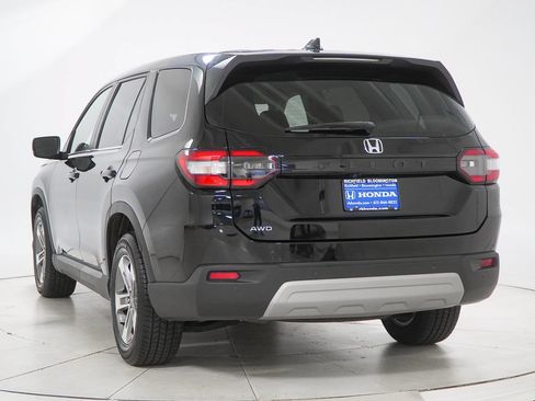 Used 2025 Honda Pilot EX-L image 8