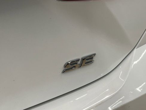 Used 2025 Toyota Camry SE image 25