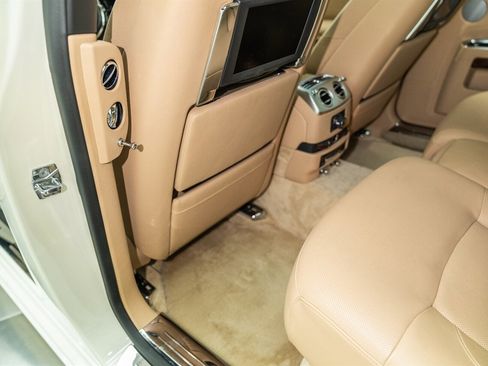 Used 2013 Rolls-Royce Ghost image 25