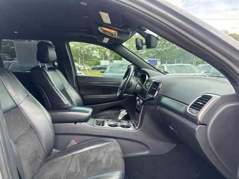 Used 2019 Jeep Grand Cherokee Altitude AWD/4WD image 14