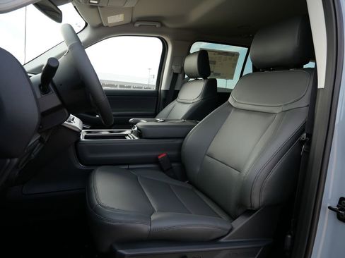 New 2026 Ford Expedition Active AWD/4WD image 16
