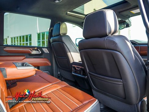 Used 2024 GMC Sierra 2500 Denali Ultimate image 13